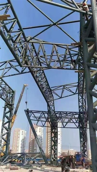 Prefabrikovaná oceľová konštrukcia Strecha štadióna